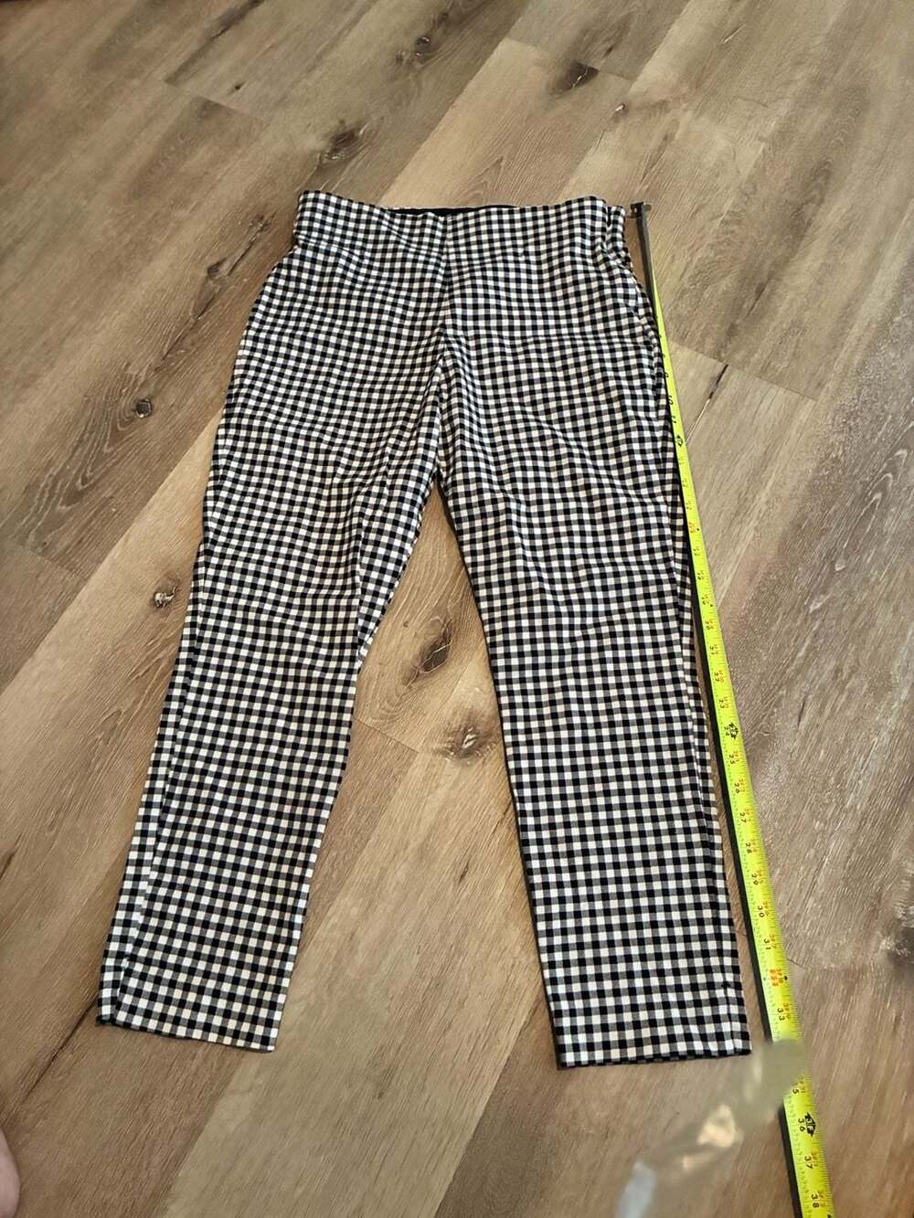 Old Navy Black and White Gingham Pixie Pants Size 10